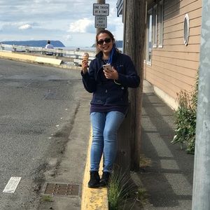 Meet your Posher, Alejandra